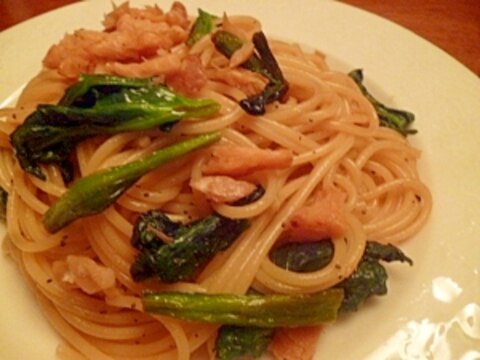 ツナとほうれん草のにんにく醤油パスタ